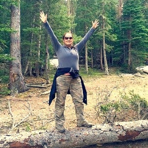 Meet your Posher, Jennifer - Picture 3 of 9